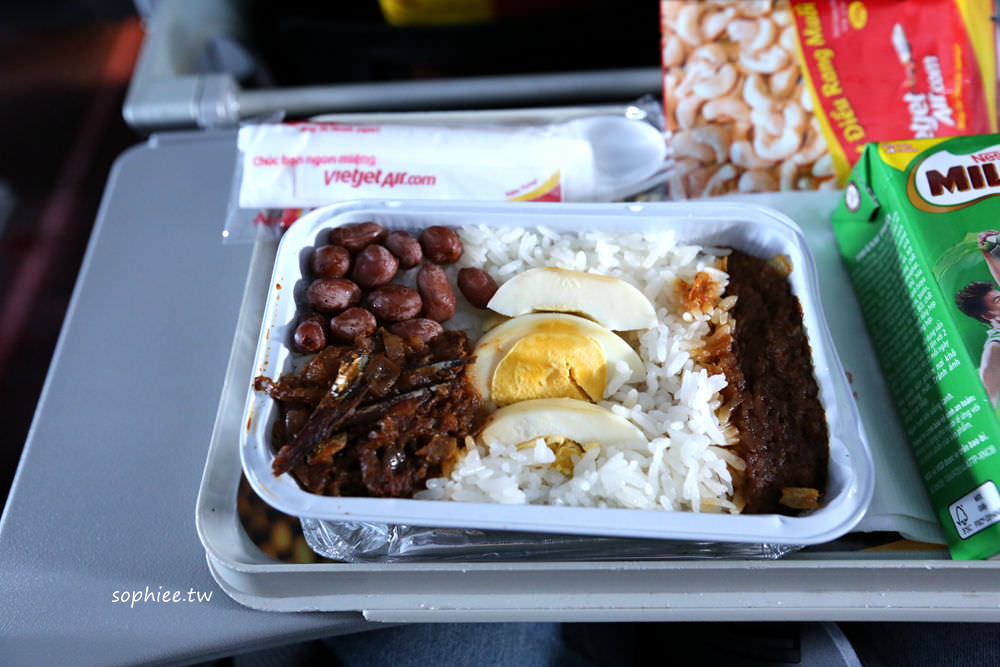越捷航空Vietjet air搭機心得–訂票 機艙 餐食–各項體驗分享！