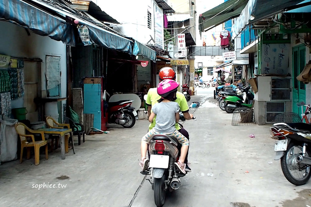 越南胡志明▎騎摩托車遊越南。逛街吃遍西貢道地美食！