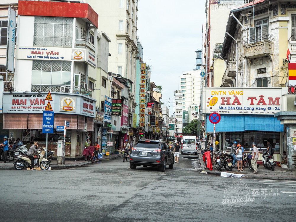 越南胡志明▎濱城市場。胡志明觀光夜市 美食按摩換錢 全都搞定！