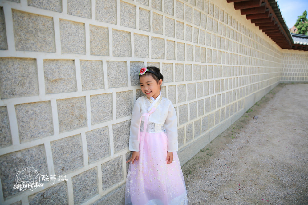 韓服租借▎到韓國體驗穿韓服玩穿越。漫步景福宮推薦首爾西花韓服！