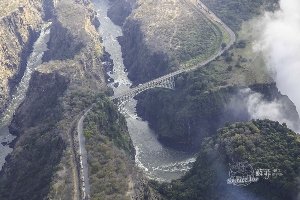 辛巴威旅遊︱維多利亞大瀑布。奢侈地搭上直昇機吧！
