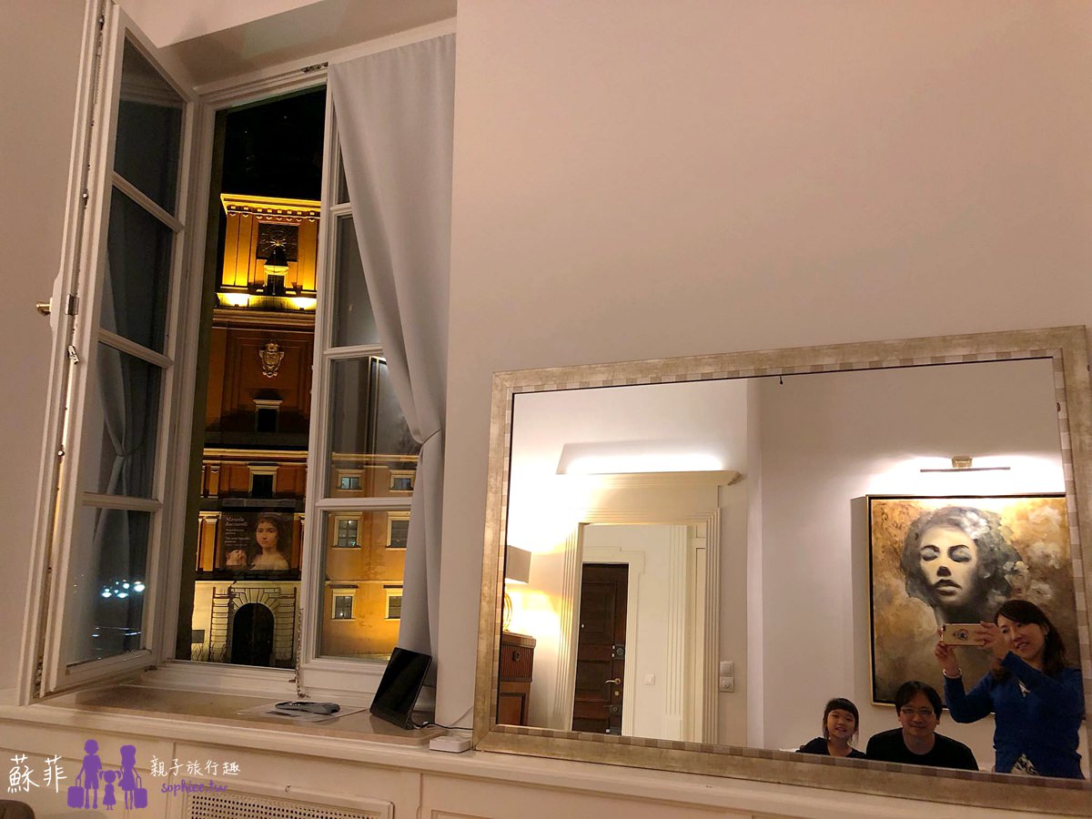 波蘭∣華沙公寓住宿推薦。皇家城堡景觀第一排的時尚典雅豪華公寓！