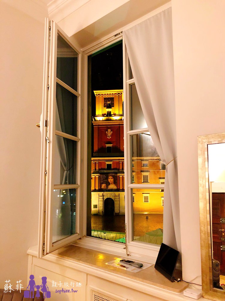 波蘭∣華沙公寓住宿推薦。皇家城堡景觀第一排的時尚典雅豪華公寓！