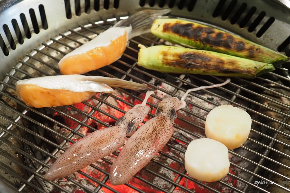 台北中山燒烤吃到飽》戰醬燒烤雙城店 和牛天使紅蝦大生蠔一次滿足！