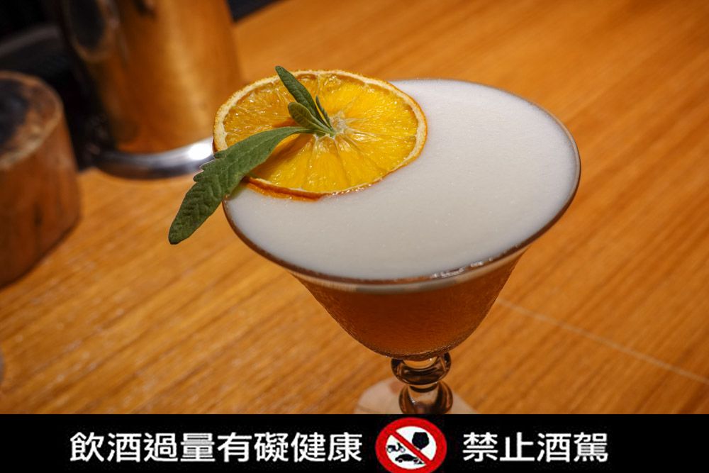 台北西門町酒吧推薦︱Nonsense Cafe & Bar無心戒酒互助會 客製化調酒 下班後輕鬆chill一下！