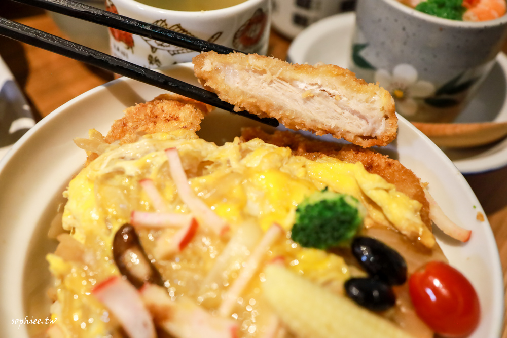 台中美食》九屋太平の聚客所 上百道平價日式料理 晚餐宵夜歡聚的好地方！