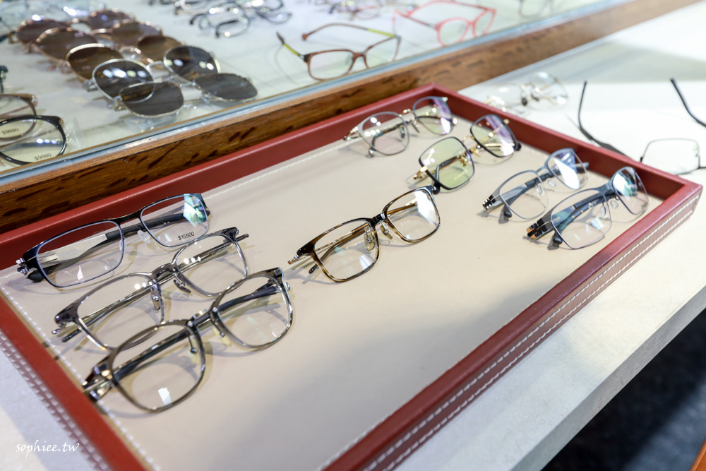 HOYA多焦鏡片體驗館》光泰眼鏡東海店 專業驗配流程分享 台中第一座多焦鏡片體驗館 提供完美的多焦配鏡體驗 生活更便利！