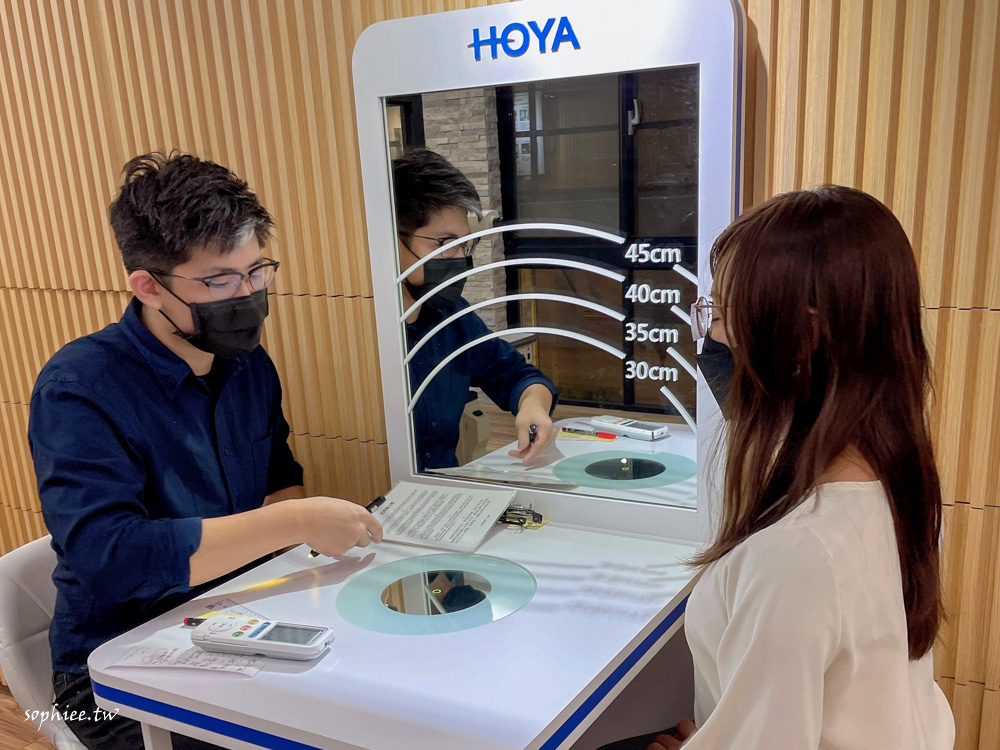 HOYA多焦鏡片體驗館》光泰眼鏡東海店 專業驗配流程分享 台中第一座多焦鏡片體驗館 提供完美的多焦配鏡體驗 生活更便利！