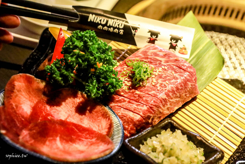 台中燒肉推薦》肉肉燒肉 頂級和牛燒肉饗宴 專屬平面停車場 還可以帶寵物來免費吃水煮肉！