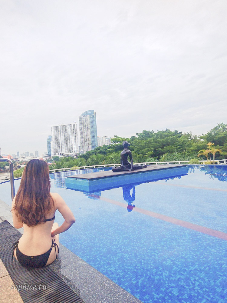 泰國曼谷住宿Chatrium Hotel Riverside Bangkok 昭披耶河畔夢幻景觀飯店 超大無邊際泳池 大力推薦必吃超值海鮮自助晚餐！