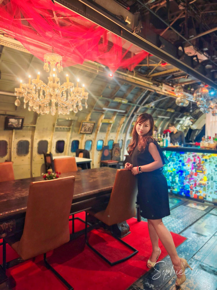 曼谷特色餐廳推薦》Na Oh Bangkok餐廳 曼谷飛機夜市新餐廳 諾亞方舟中的燭光晚餐！