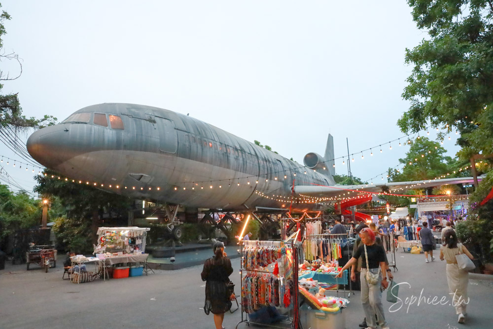 曼谷特色餐廳推薦》Na Oh Bangkok餐廳 曼谷飛機夜市新餐廳 諾亞方舟中的燭光晚餐！