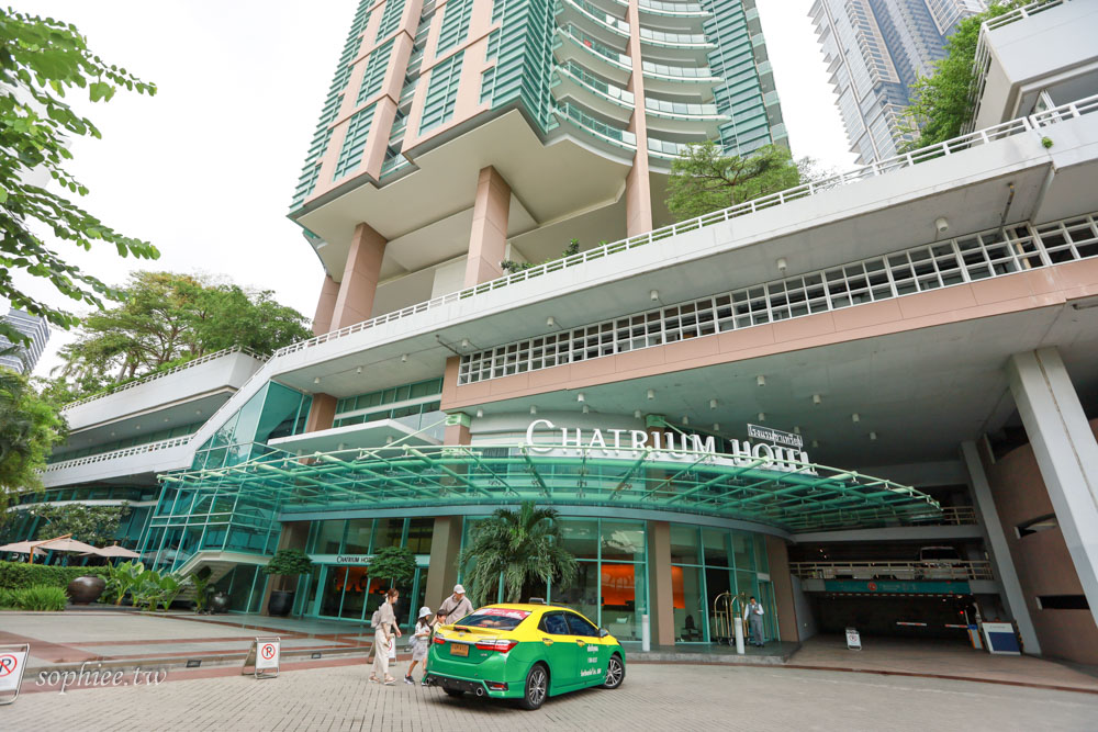 泰國曼谷住宿Chatrium Hotel Riverside Bangkok 昭披耶河畔夢幻景觀飯店 超大無邊際泳池 大力推薦必吃超值海鮮自助晚餐！