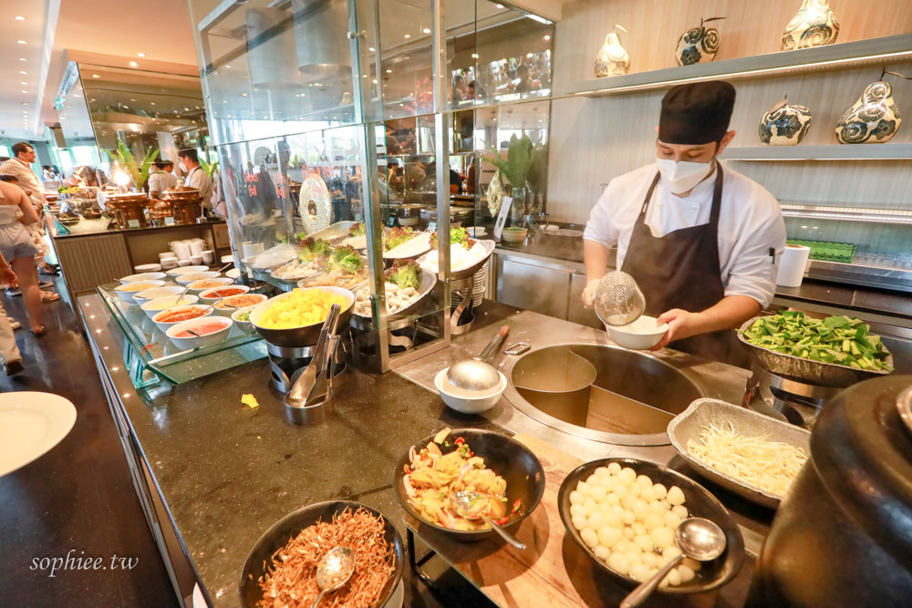 泰國曼谷住宿Chatrium Hotel Riverside Bangkok 昭披耶河畔夢幻景觀飯店 超大無邊際泳池 大力推薦必吃超值海鮮自助晚餐！