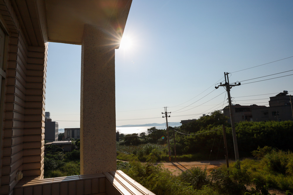 金門住宿推薦》海豚灣II館海景民宿 一間走路就能到全聯及海邊的新民宿！