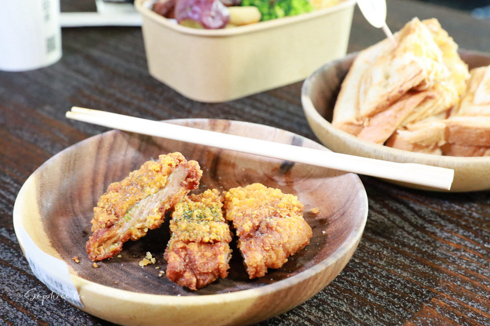 厭世夯肉》台中早午餐 科博館區美食 低GI超人氣健康餐盒 好吃又滿足！