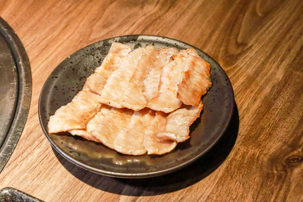 山鯨本家HONKE》台中人氣燒肉餐廳 浮誇和牛饗宴 濃濃日式氛圍 還有免費和服體驗喔