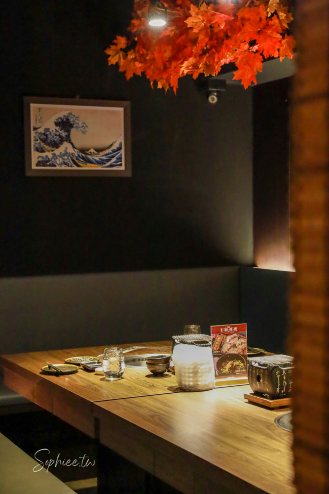 山鯨本家HONKE》台中人氣燒肉餐廳 浮誇和牛饗宴 濃濃日式氛圍 還有免費和服體驗喔
