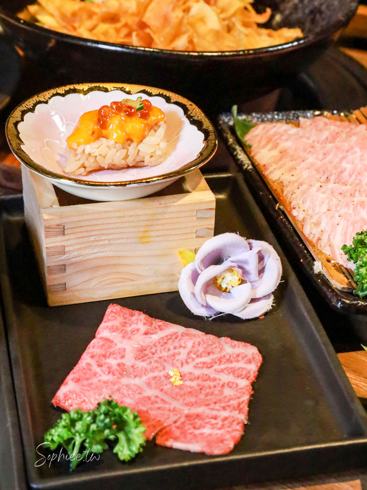 山鯨本家HONKE》台中人氣燒肉餐廳 浮誇和牛饗宴 濃濃日式氛圍 還有免費和服體驗喔