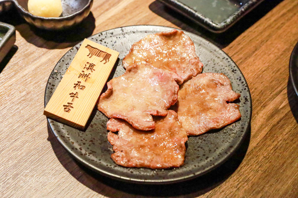 山鯨本家HONKE》台中人氣燒肉餐廳 浮誇和牛饗宴 濃濃日式氛圍 還有免費和服體驗喔