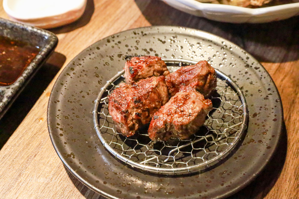 山鯨本家HONKE》台中人氣燒肉餐廳 浮誇和牛饗宴 濃濃日式氛圍 還有免費和服體驗喔