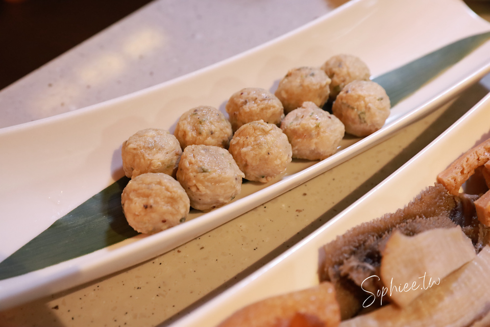 麻一點重慶老火鍋》台中麻辣鍋新選擇 只涮不喝湯的川渝吃法 鮮香麻辣帶勁 還有麻麻系手搖飲 下回宵夜聚餐就來這! 麻一點重慶老火鍋》台中麻辣鍋新選擇 只涮不喝湯的川渝吃法 鮮香麻辣帶勁 還有麻麻系手搖飲 下回宵夜聚餐就來這!