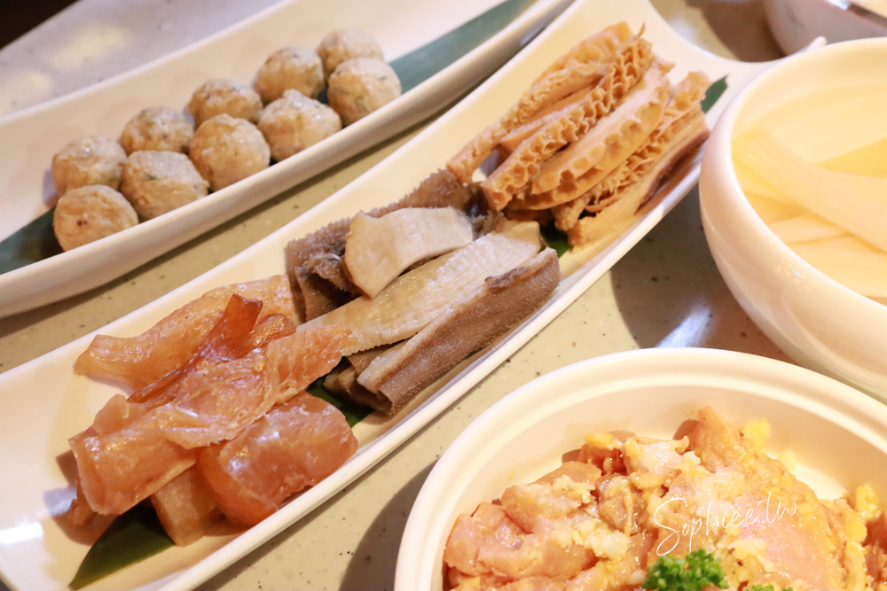 麻一點重慶老火鍋》台中麻辣鍋新選擇 只涮不喝湯的川渝吃法 鮮香麻辣帶勁 還有麻麻系手搖飲 下回宵夜聚餐就來這! 麻一點重慶老火鍋》台中麻辣鍋新選擇 只涮不喝湯的川渝吃法 鮮香麻辣帶勁 還有麻麻系手搖飲 下回宵夜聚餐就來這!