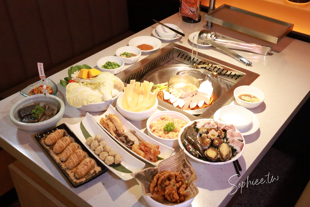 麻一點重慶老火鍋》台中麻辣鍋新選擇 只涮不喝湯的川渝吃法 鮮香麻辣帶勁 還有麻麻系手搖飲 下回宵夜聚餐就來這! 麻一點重慶老火鍋》台中麻辣鍋新選擇 只涮不喝湯的川渝吃法 鮮香麻辣帶勁 還有麻麻系手搖飲 下回宵夜聚餐就來這!