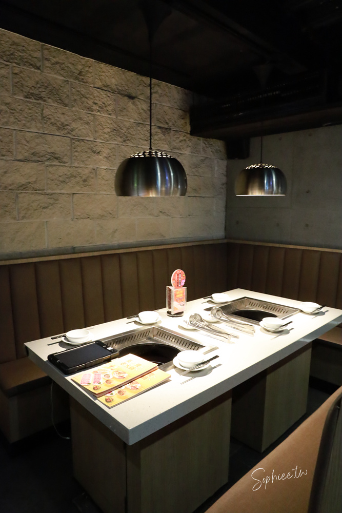 麻一點重慶老火鍋》台中麻辣鍋新選擇 只涮不喝湯的川渝吃法 鮮香麻辣帶勁 還有麻麻系手搖飲 下回宵夜聚餐就來這! 麻一點重慶老火鍋》台中麻辣鍋新選擇 只涮不喝湯的川渝吃法 鮮香麻辣帶勁 還有麻麻系手搖飲 下回宵夜聚餐就來這!