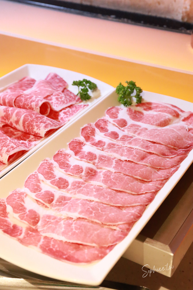 麻一點重慶老火鍋》台中麻辣鍋新選擇 只涮不喝湯的川渝吃法 鮮香麻辣帶勁 還有麻麻系手搖飲 下回宵夜聚餐就來這! 麻一點重慶老火鍋》台中麻辣鍋新選擇 只涮不喝湯的川渝吃法 鮮香麻辣帶勁 還有麻麻系手搖飲 下回宵夜聚餐就來這!