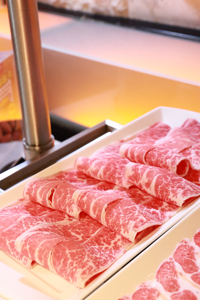 麻一點重慶老火鍋》台中麻辣鍋新選擇 只涮不喝湯的川渝吃法 鮮香麻辣帶勁 還有麻麻系手搖飲 下回宵夜聚餐就來這! 麻一點重慶老火鍋》台中麻辣鍋新選擇 只涮不喝湯的川渝吃法 鮮香麻辣帶勁 還有麻麻系手搖飲 下回宵夜聚餐就來這!