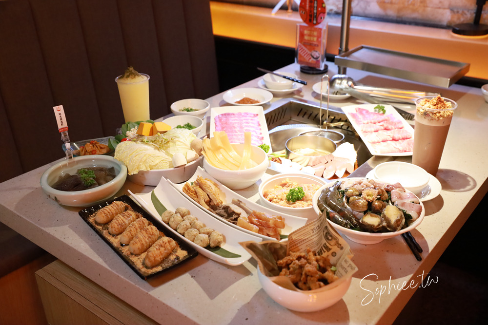 麻一點重慶老火鍋》台中麻辣鍋新選擇 只涮不喝湯的川渝吃法 鮮香麻辣帶勁 還有麻麻系手搖飲 下回宵夜聚餐就來這! 麻一點重慶老火鍋》台中麻辣鍋新選擇 只涮不喝湯的川渝吃法 鮮香麻辣帶勁 還有麻麻系手搖飲 下回宵夜聚餐就來這!