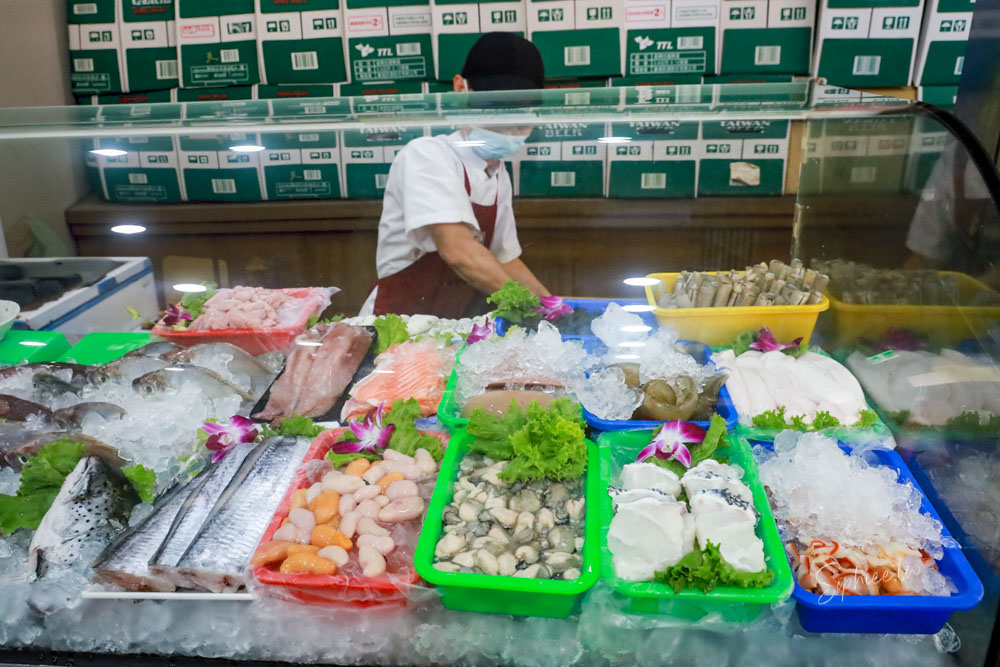 2026台中年菜外帶推薦》大祥海鮮燒鵝餐廳 除夕圍爐外帶年菜預訂 除夕當天現做外帶年菜 限量100組! 2026台中年菜外帶推薦》大祥海鮮燒鵝餐廳 除夕圍爐外帶年菜預訂 除夕當天現做外帶年菜 限量100組!