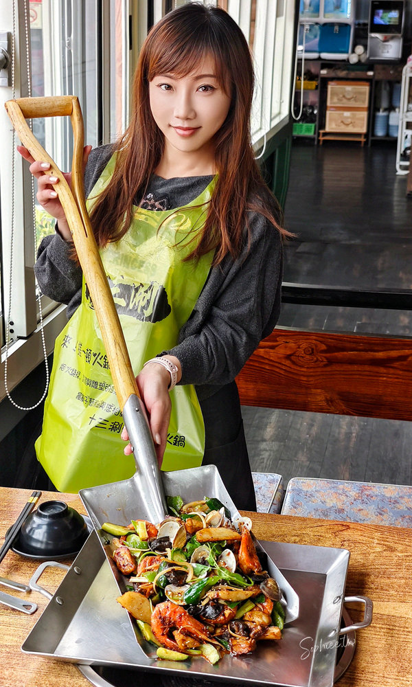 豐原美食》十三涮四川料理重慶火鍋 道地川菜熱炒 溫體牛重慶麻辣鍋！