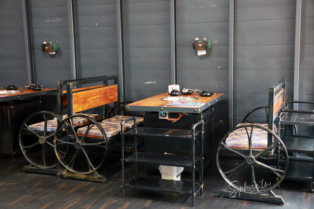 豐原美食》十三涮四川料理重慶火鍋 道地川菜熱炒 溫體牛重慶麻辣鍋！