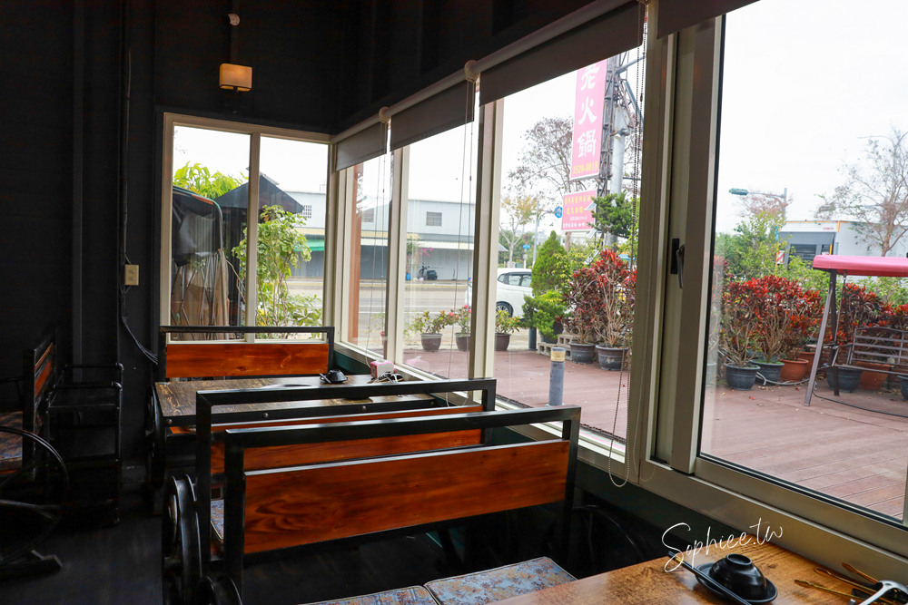 豐原美食》十三涮四川料理重慶火鍋 道地川菜熱炒 溫體牛重慶麻辣鍋！