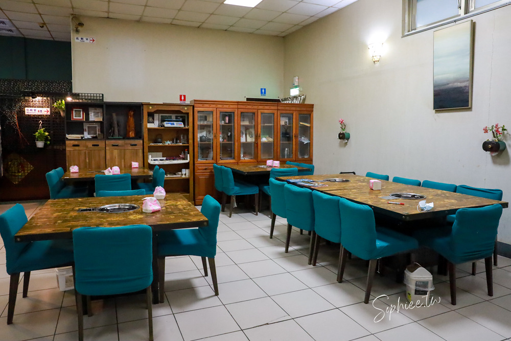 豐原美食》十三涮四川料理重慶火鍋 道地川菜熱炒 溫體牛重慶麻辣鍋！