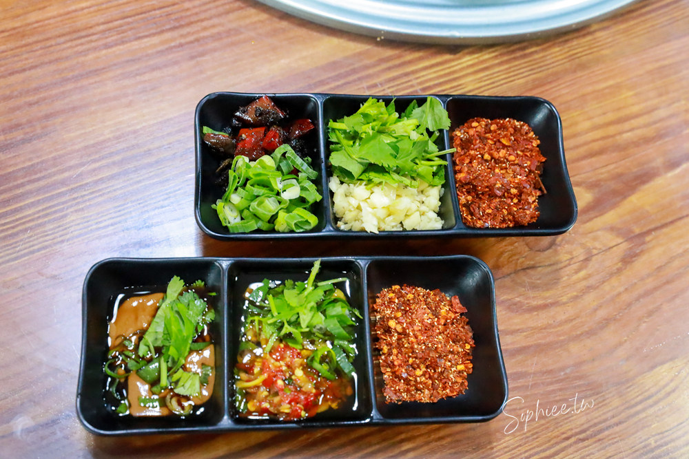 豐原美食》十三涮四川料理重慶火鍋 道地川菜熱炒 溫體牛重慶麻辣鍋！