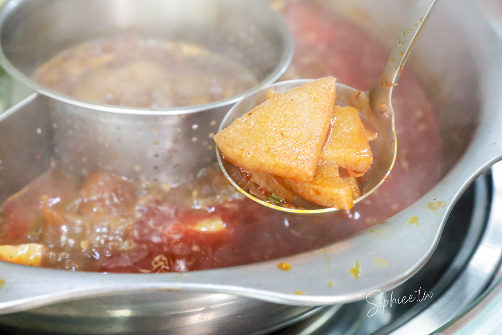 豐原美食》十三涮四川料理重慶火鍋 道地川菜熱炒 溫體牛重慶麻辣鍋！