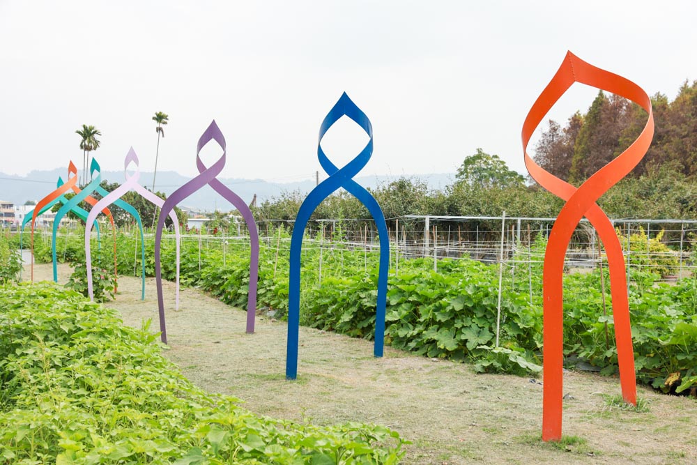 彰化親子景點》田中窯創藝園區 蜀葵花季開展 踏青賞景 捏陶彩繪 拓染玩貓 吃美食 今年春節就去走走！