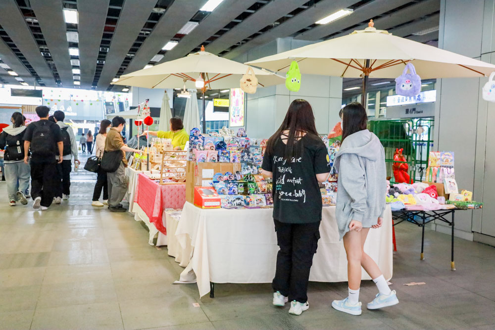 高雄新地標│高雄車站商圈「新高埕」有藝術有市集有活動 下回出門就來逛逛! 高雄新地標│高雄車站商圈「新高埕」有藝術有市集有活動 下回出門就來逛逛!