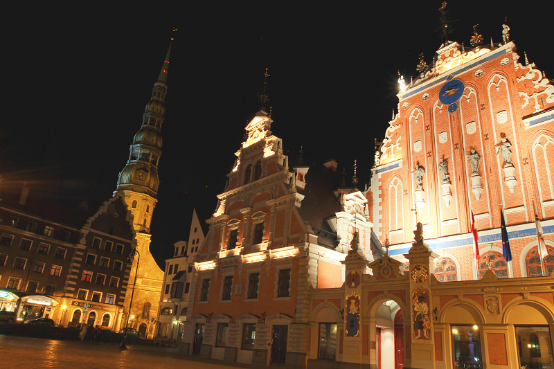 【波羅的海】拉脫維亞。里加（Riga, Latvia）：里加旅遊須知及重點整理！（附圖：市政廳迷人的白天與黑夜~）