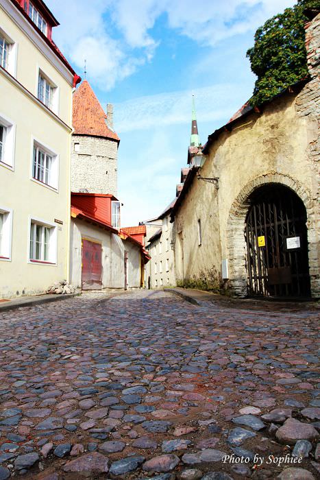 【波羅的海】愛沙尼亞。塔林古城（Tallinn, Estonia）：穿梭巷弄散散步 — 那些時光流轉的小巷~