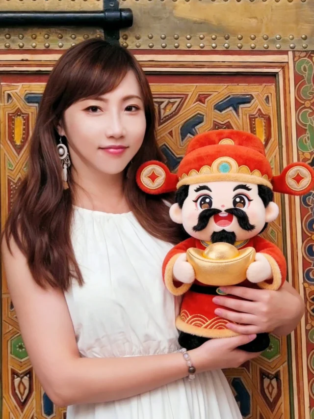 幸福就是美食在前，家人在右，
團圓喜樂，健康平安！

祝大家新年快樂🧨
財源滾滾，馬上有錢花💰💰💰

#2026你好 #2026newyear❤️ #馬年 #馬年行大運 #2026馬年